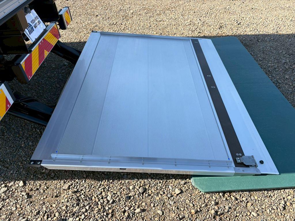 三菱 キャンター 2PG-FEB80(2WD)の写真12