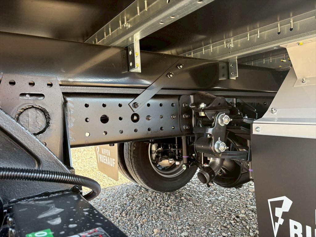 三菱 キャンター 2PG-FEB80(2WD)の写真16