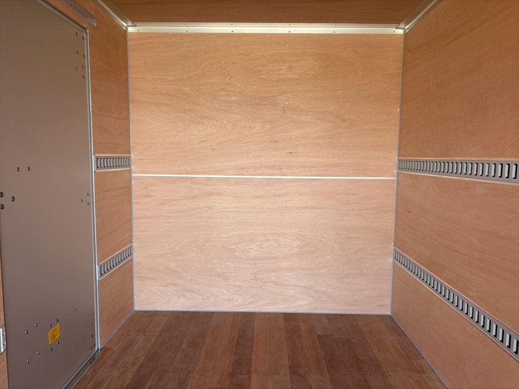 三菱 キャンター 2PG-FEB80(2WD)の写真7