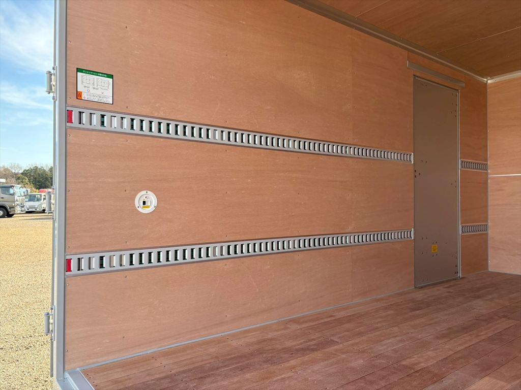 三菱 キャンター 2PG-FEB80(2WD)の写真9