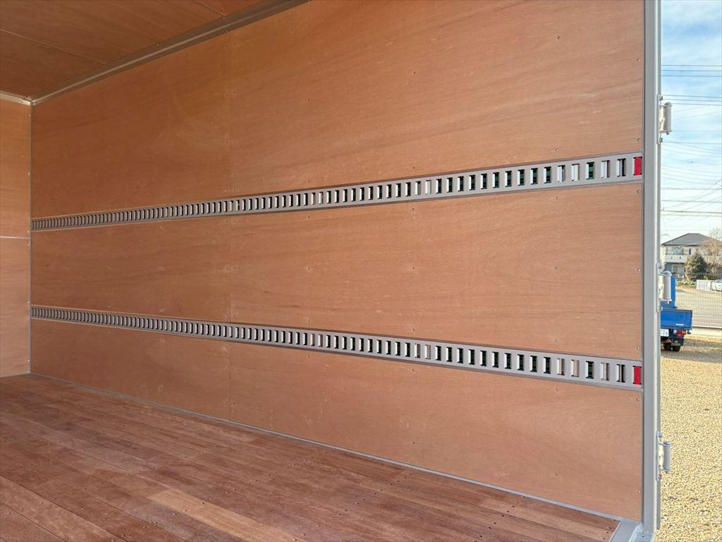 三菱 キャンター 2PG-FEB80(2WD)の写真10