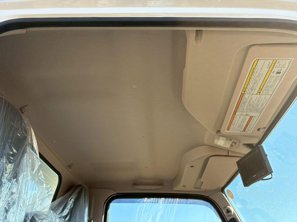 三菱 キャンター 2RG-FBA60(2WD)の写真24