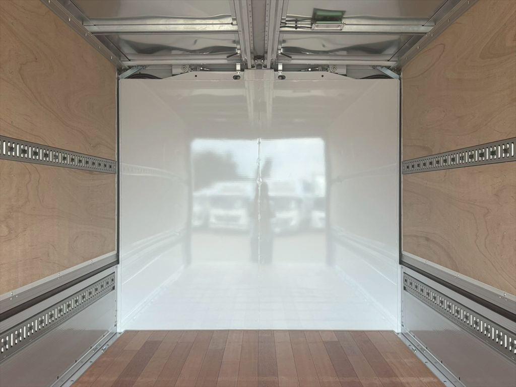 三菱 キャンター 2RG-FEB80(2WD)の写真7