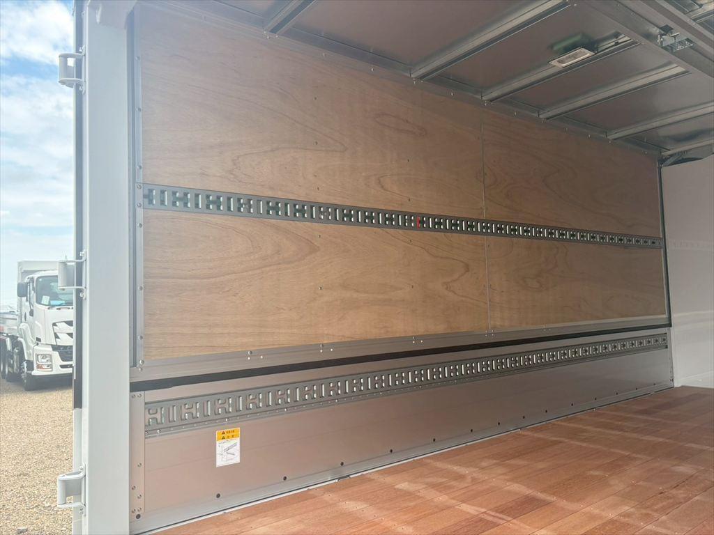 三菱 キャンター 2RG-FEB80(2WD)の写真9