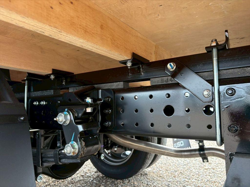 三菱 キャンター 2RG-FEAV0(2WD)の写真16