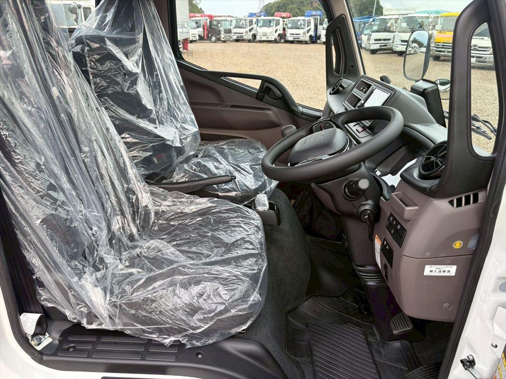 三菱 キャンター 2RG-FEAV0(2WD)の写真21