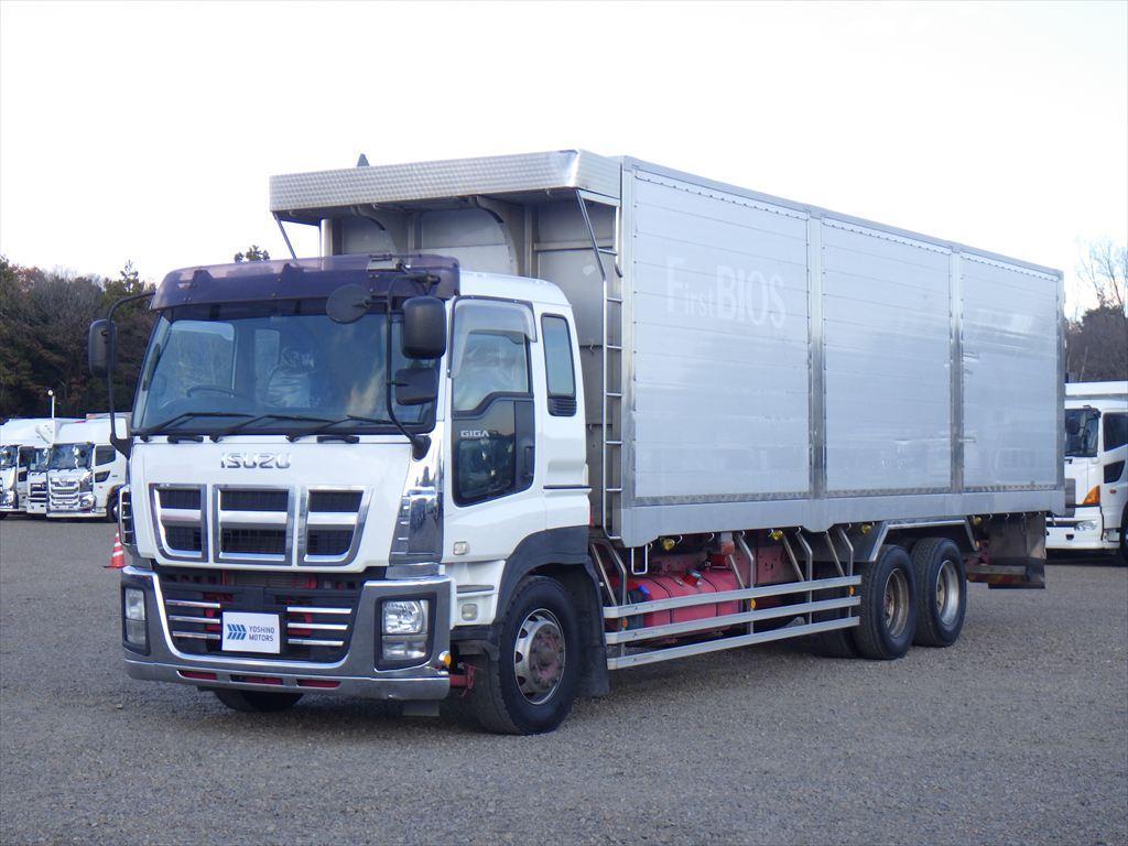 いすゞ ギガ QKG-CYM77A(6x2)の写真1