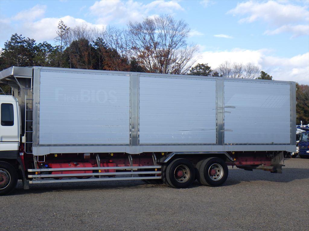 いすゞ ギガ QKG-CYM77A(6x2)の写真6