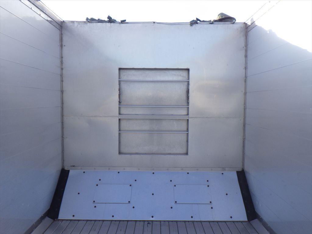 いすゞ ギガ QKG-CYM77A(6x2)の写真7