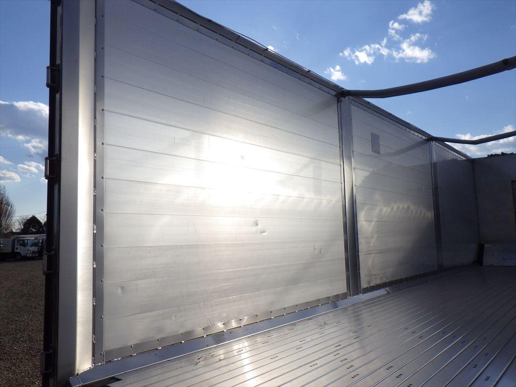 いすゞ ギガ QKG-CYM77A(6x2)の写真9