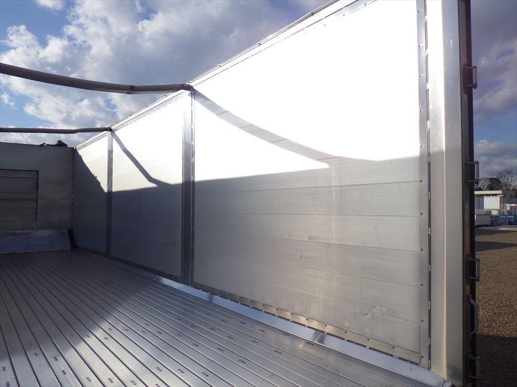 いすゞ ギガ QKG-CYM77A(6x2)の写真10