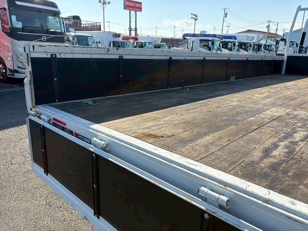 いすゞ フォワード 2PG-FRR90S2(2WD)の写真9