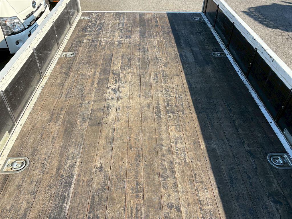 いすゞ フォワード 2PG-FRR90S2(2WD)の写真11