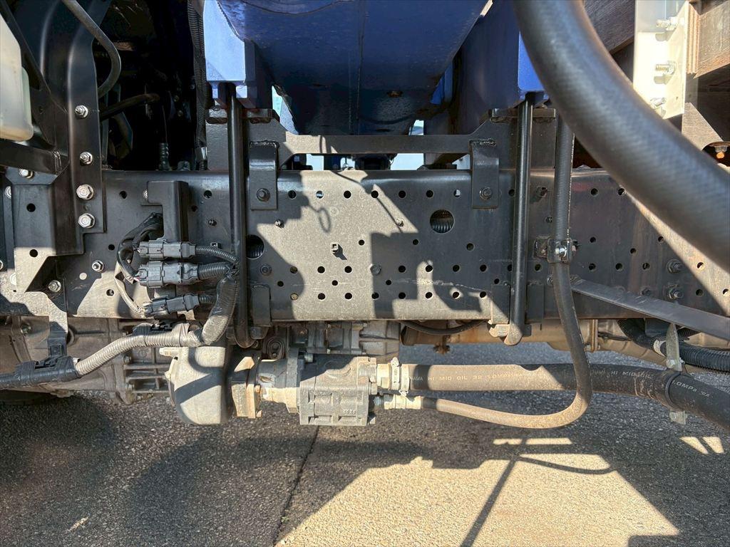 いすゞ フォワード 2PG-FRR90S2(2WD)の写真14