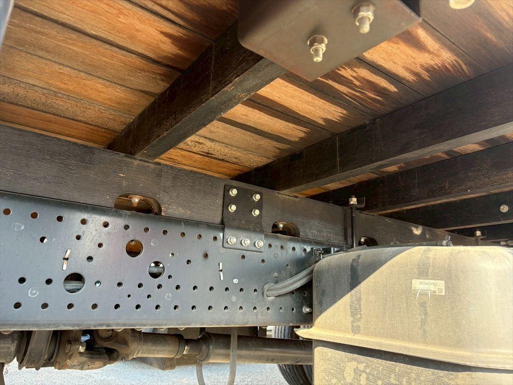 いすゞ フォワード 2PG-FRR90S2(2WD)の写真16