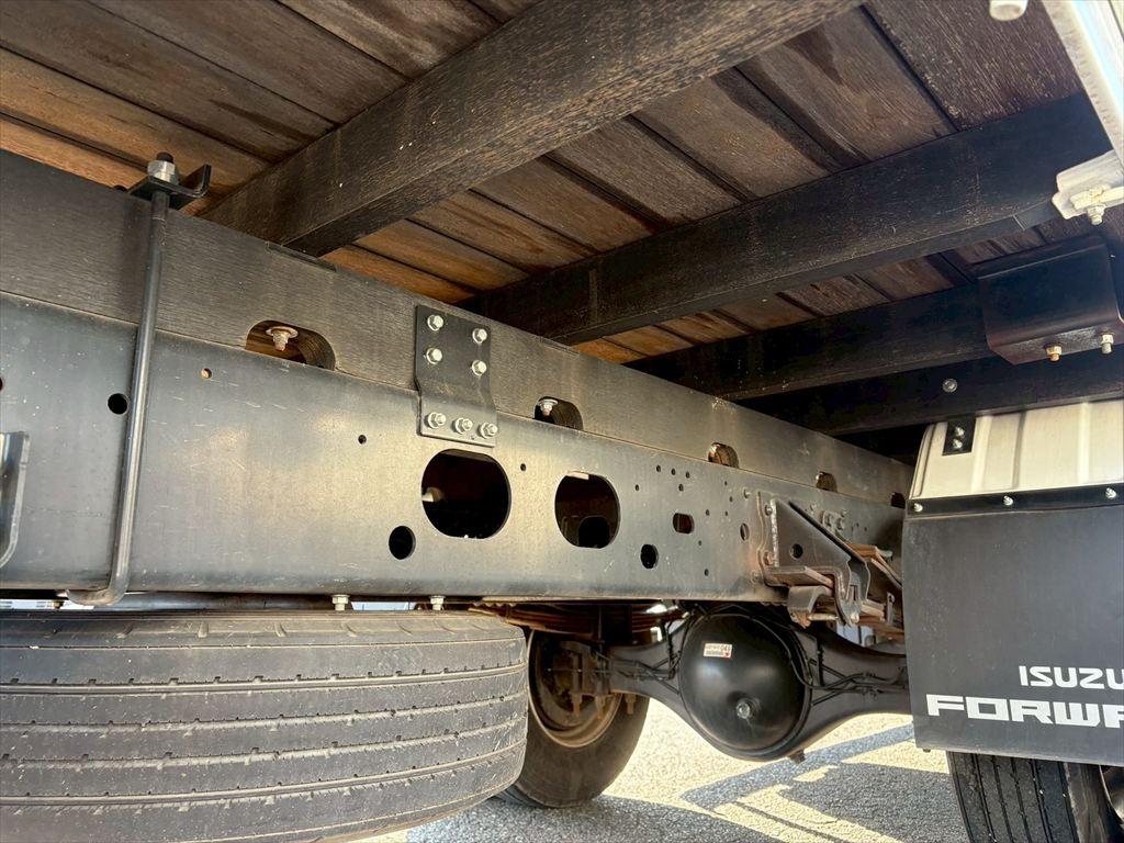 いすゞ フォワード 2PG-FRR90S2(2WD)の写真17