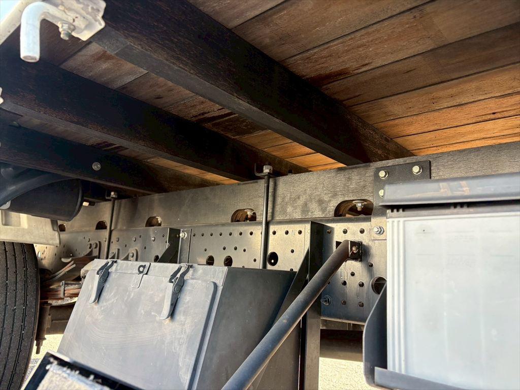 いすゞ フォワード 2PG-FRR90S2(2WD)の写真18