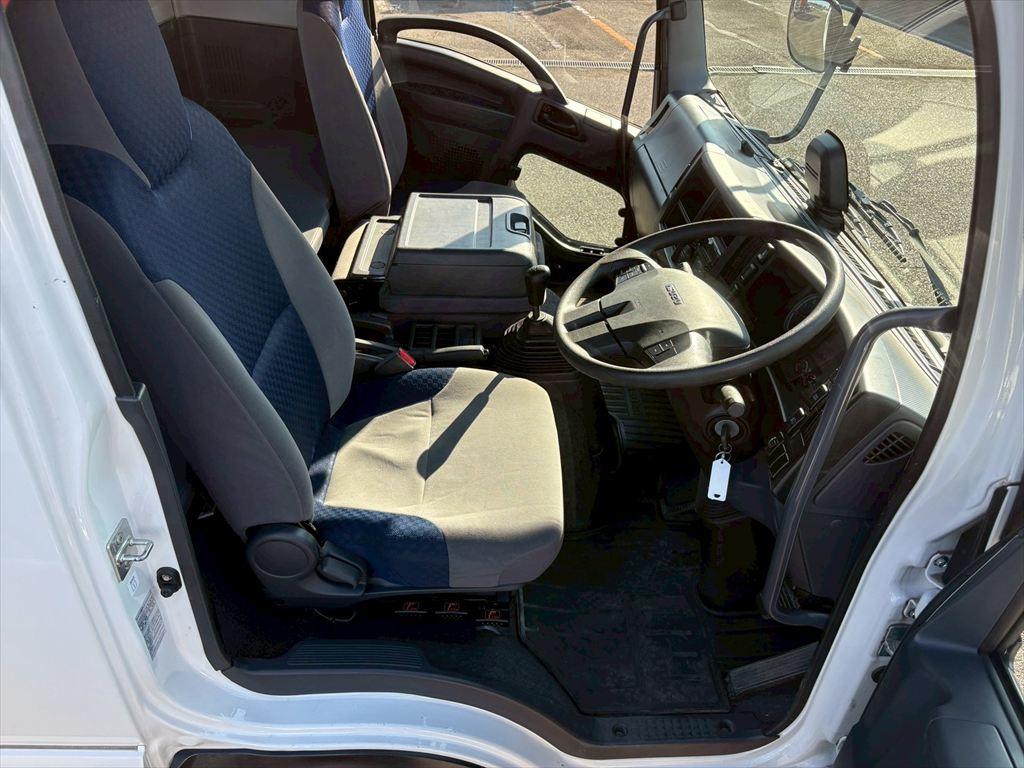 いすゞ フォワード 2PG-FRR90S2(2WD)の写真21