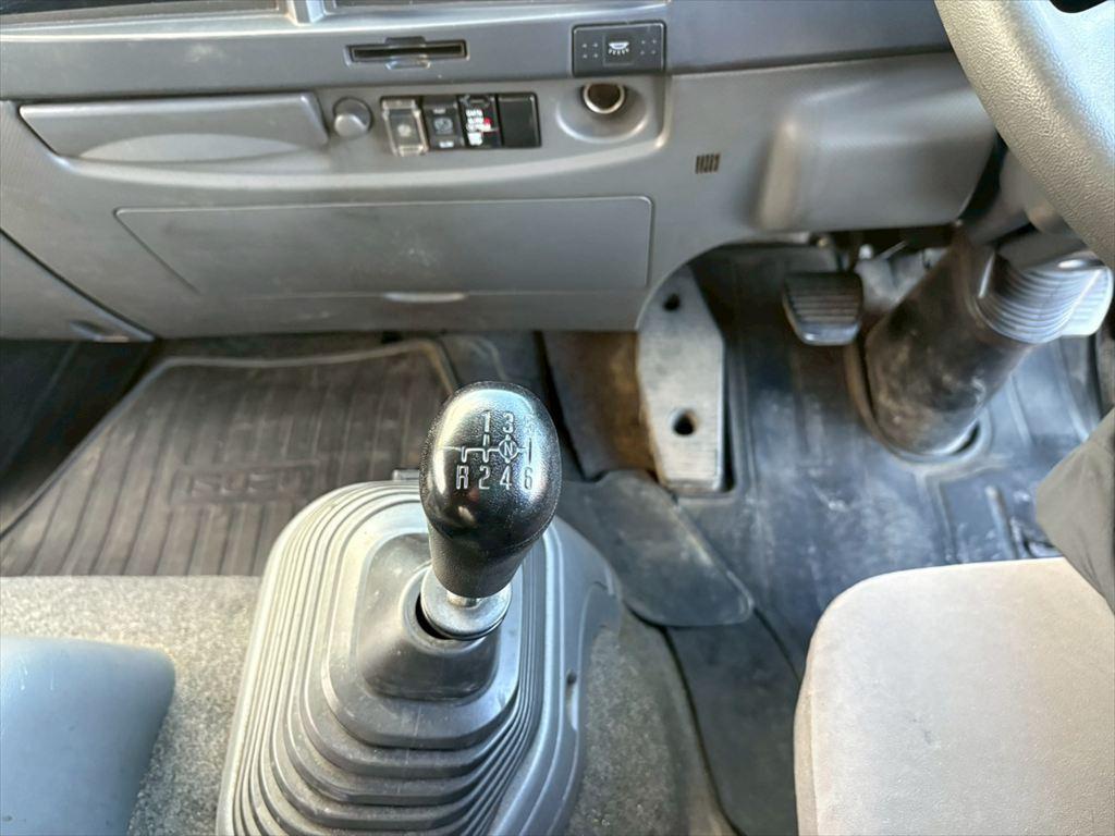 いすゞ フォワード TKG-FRR90T2(2WD)の写真23