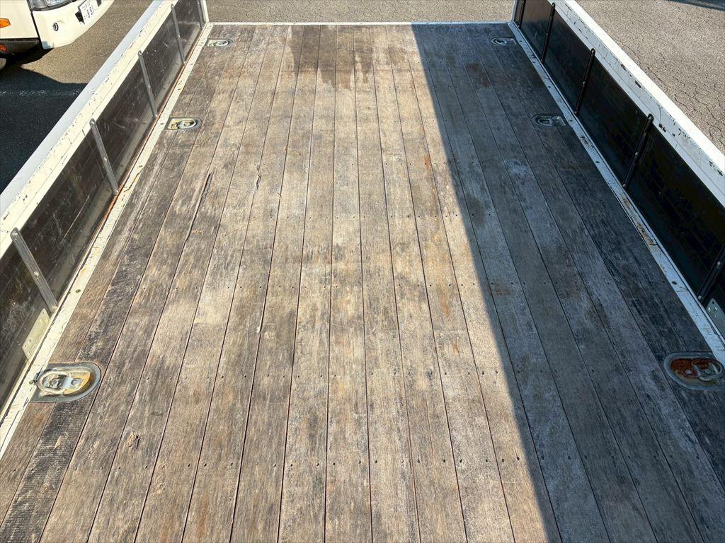 いすゞ フォワード 2PG-FRR90S2(2WD)の写真11