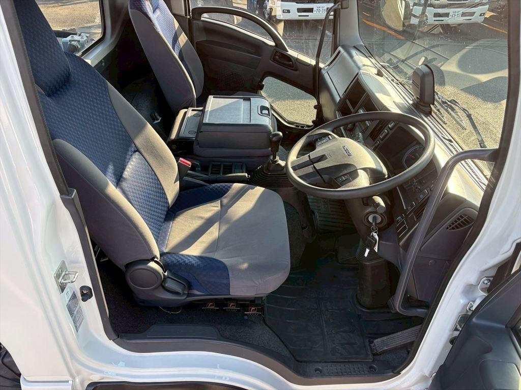 いすゞ フォワード 2PG-FRR90S2(2WD)の写真21