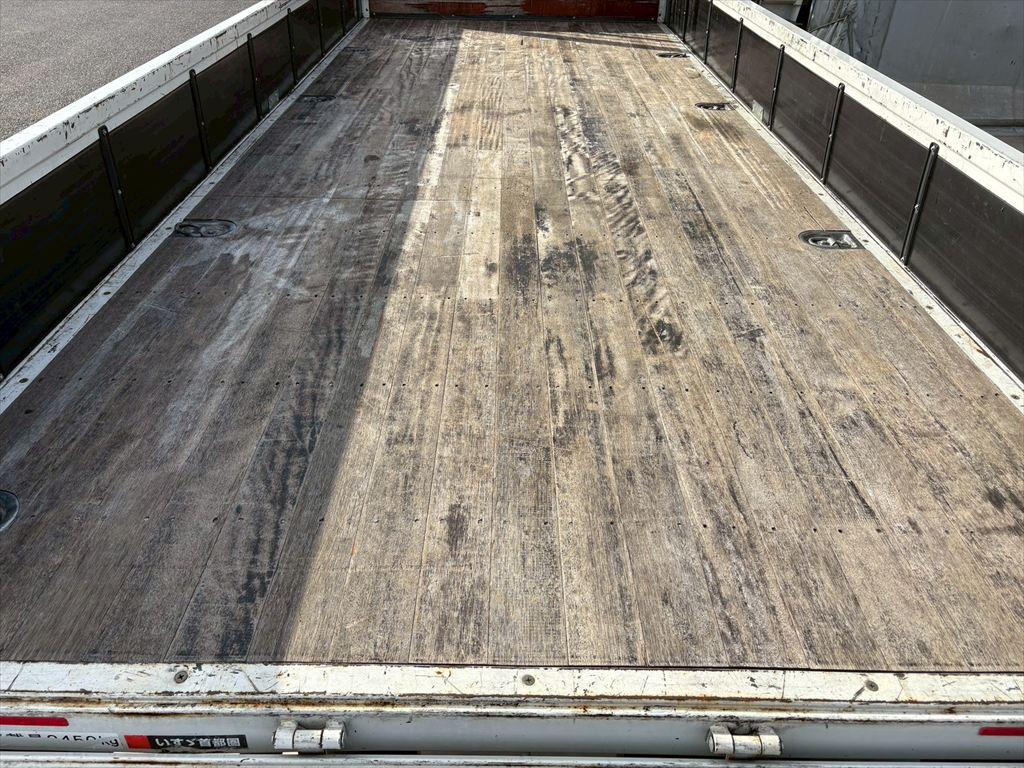 いすゞ フォワード 2PG-FRR90S2(2WD)の写真8