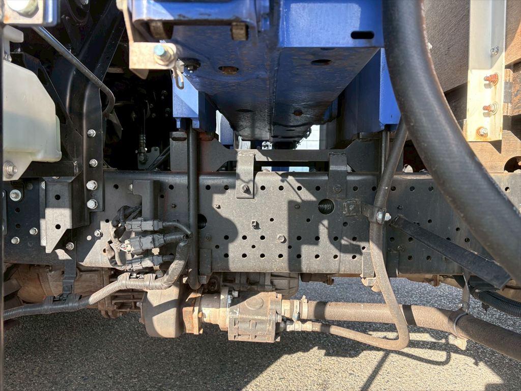 いすゞ フォワード 2PG-FRR90S2(2WD)の写真18