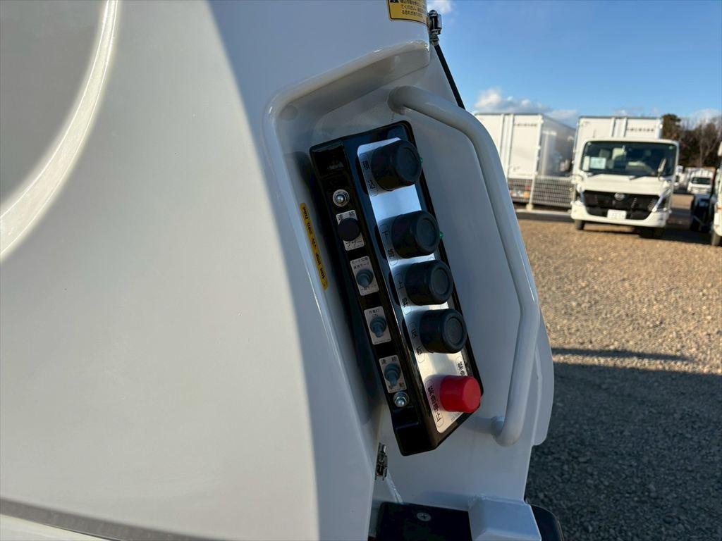 三菱 ファイター 2KG-FK72F(2WD)の写真15