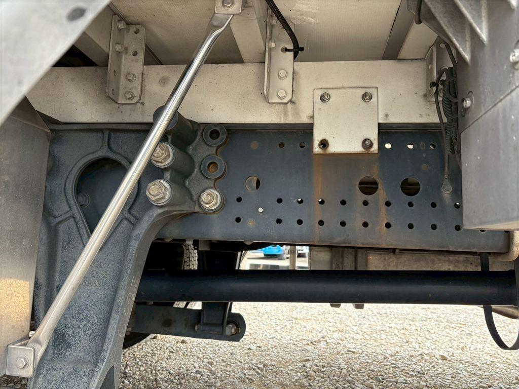 いすゞ フォワード 2PG-FSR90T2(2WD)の写真16