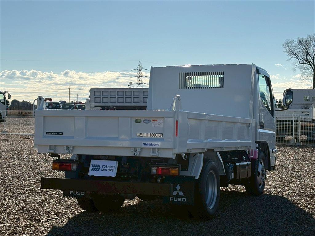 三菱 キャンター 2RG-FBA60(2WD)の写真4
