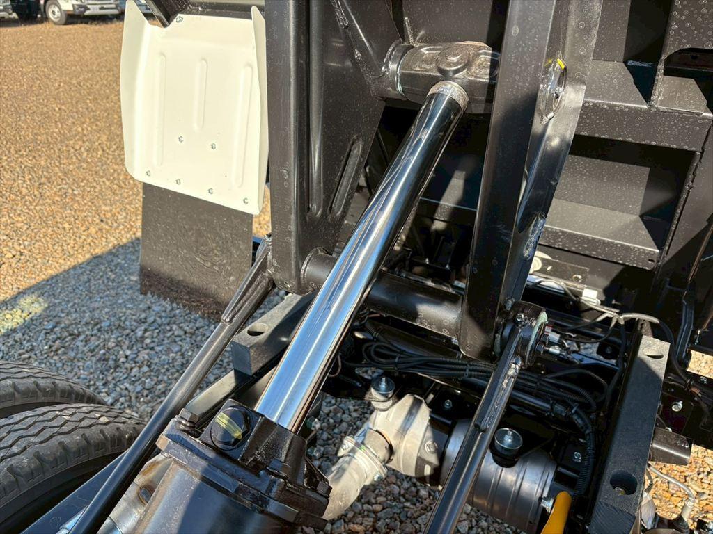 三菱 キャンター 2RG-FBA60(2WD)の写真14