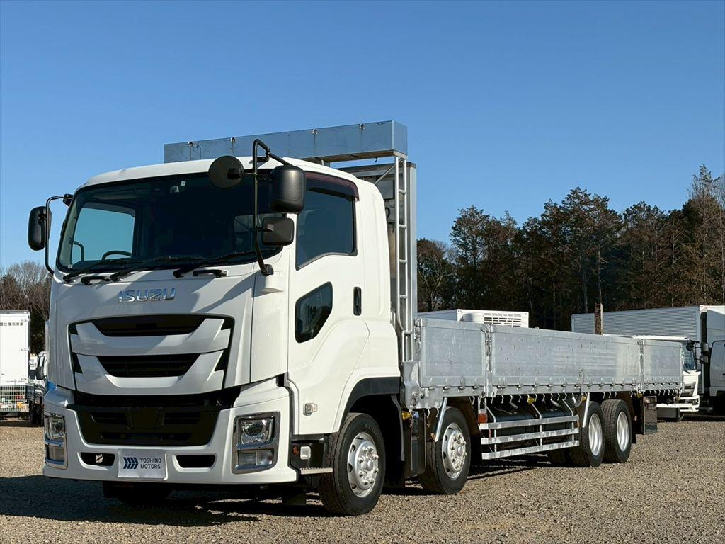 いすゞ ギガ 2PG-CYJ77C(8x4)の写真1