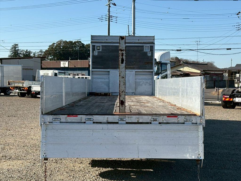 いすゞ ギガ 2PG-CYJ77C(8x4)の写真11