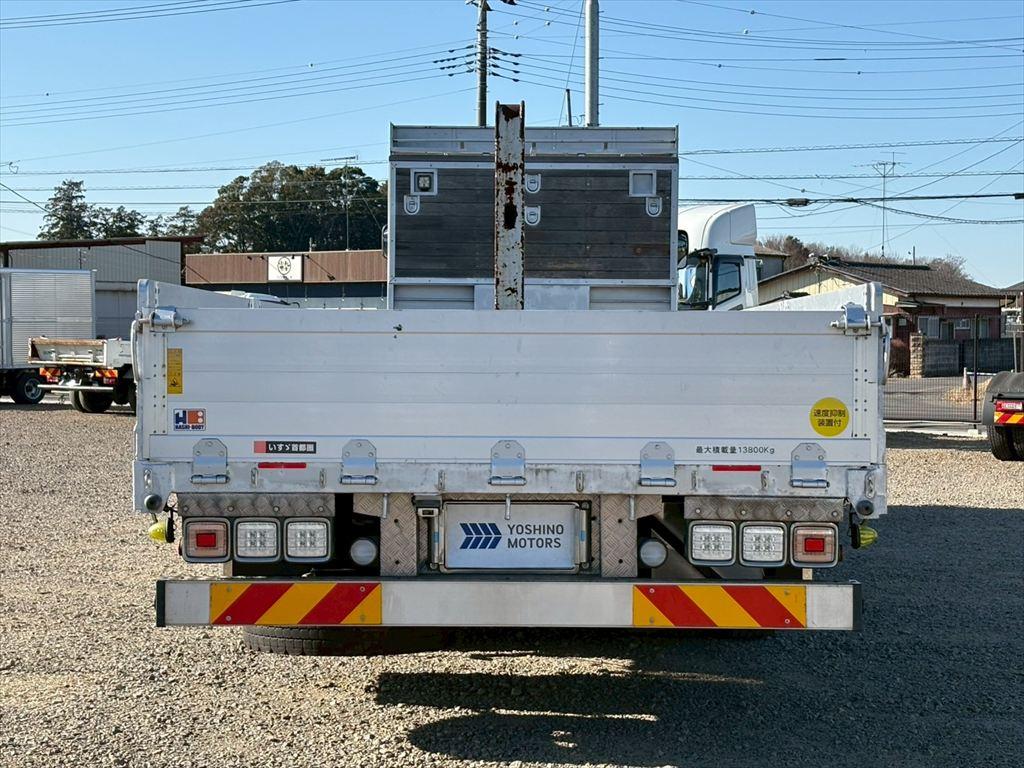 いすゞ ギガ 2PG-CYJ77C(8x4)の写真12