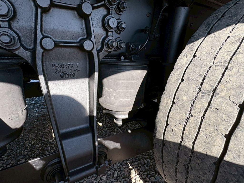 いすゞ ギガ 2PG-CYJ77C(8x4)の写真17