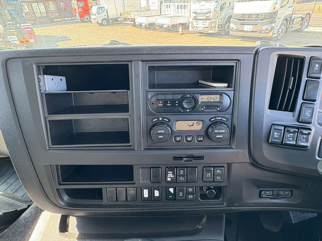 いすゞ ギガ 2PG-CYJ77C(8x4)の写真22