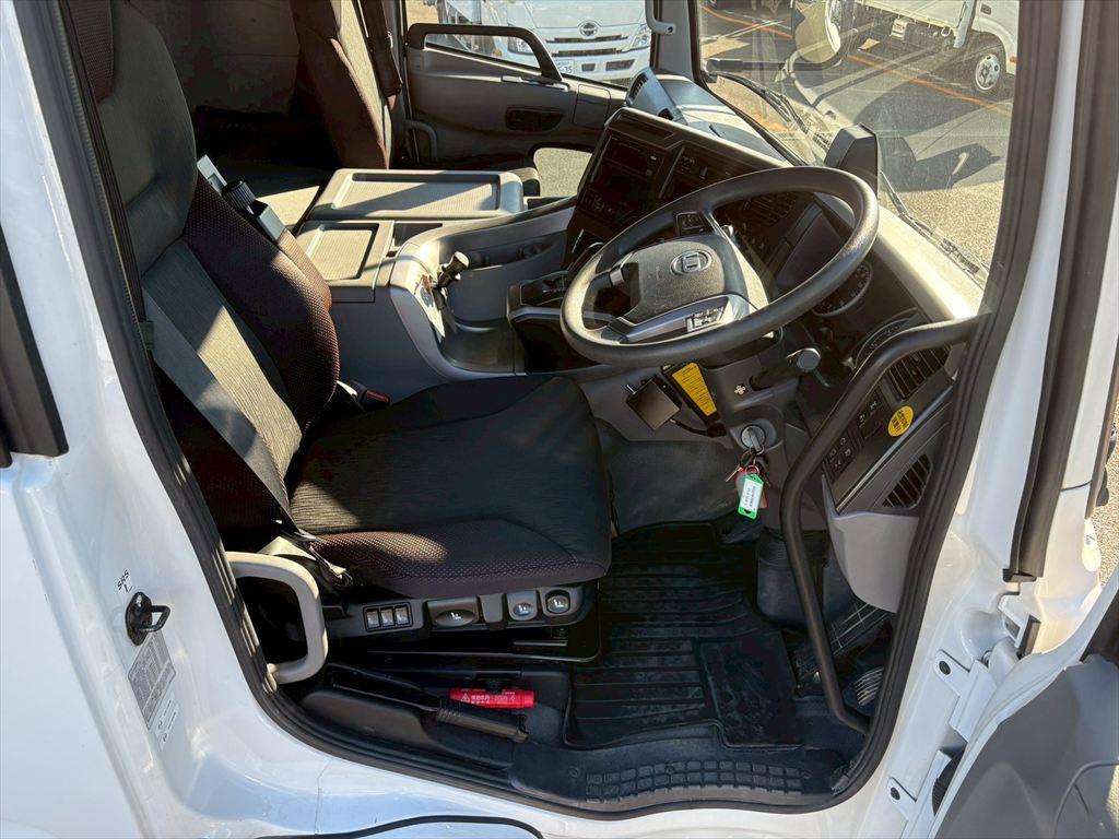 ＵＤ クオン 2PG-CW4AL(6x4)の写真21