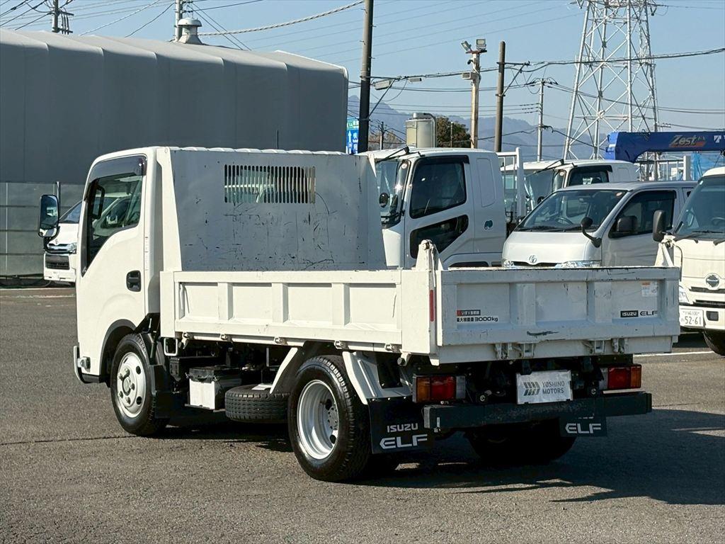 いすゞ エルフ 2RG-NKR88AT(2WD)の写真3