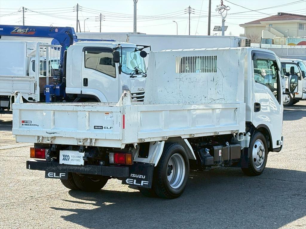 いすゞ エルフ 2RG-NKR88AT(2WD)の写真4