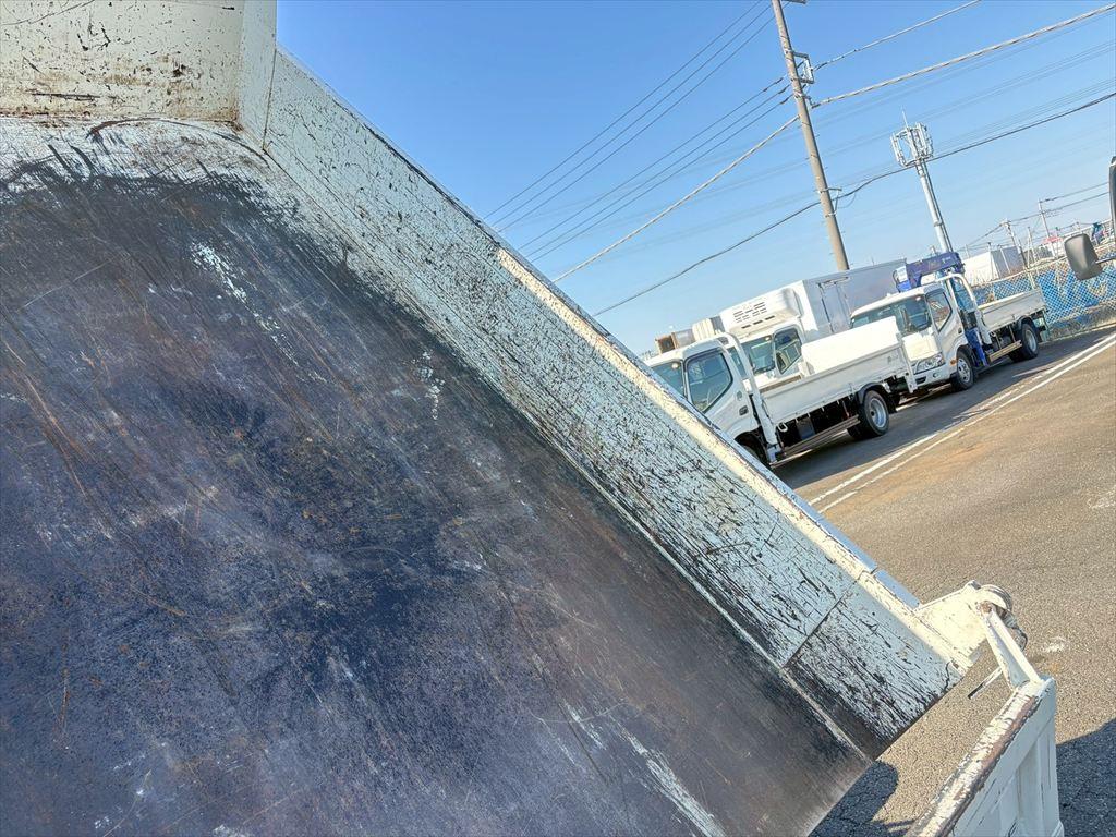 いすゞ エルフ 2RG-NKR88AT(2WD)の写真10