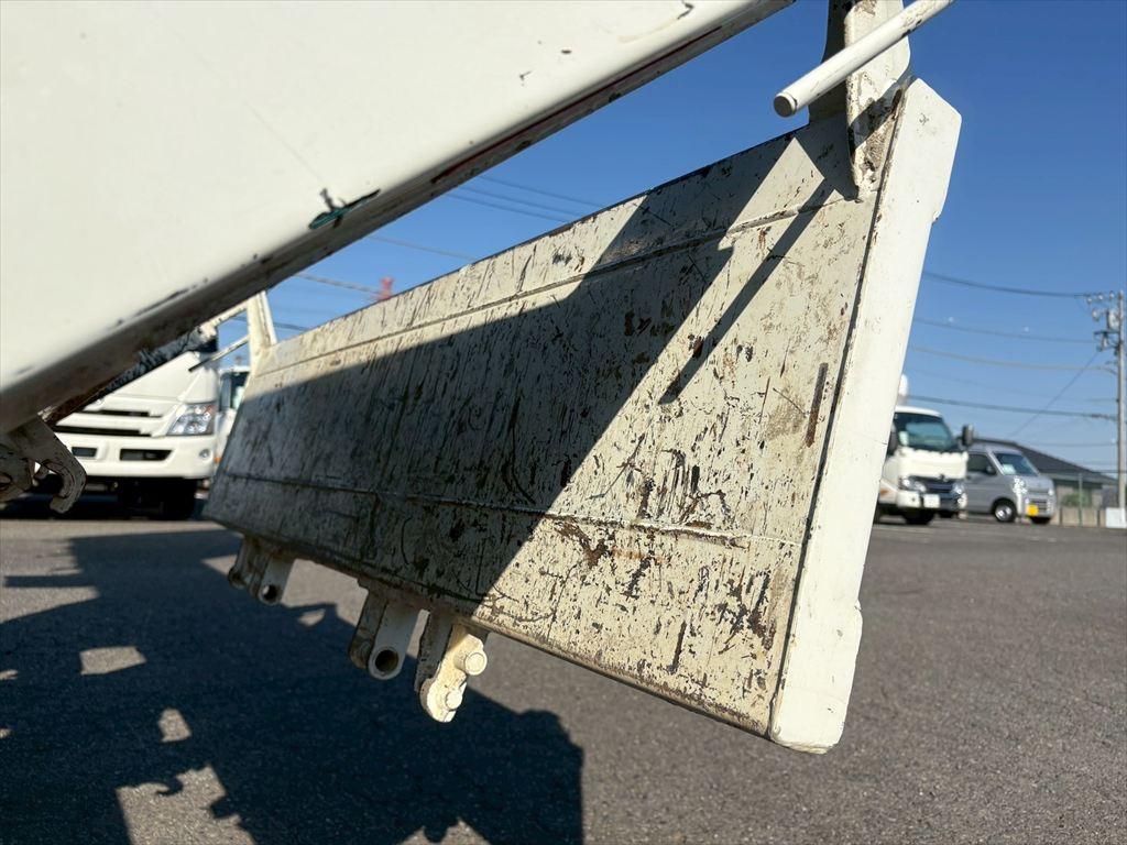 いすゞ エルフ 2RG-NKR88AT(2WD)の写真12