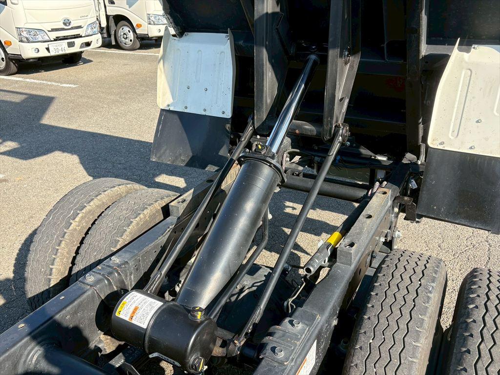 いすゞ エルフ 2RG-NKR88AT(2WD)の写真15