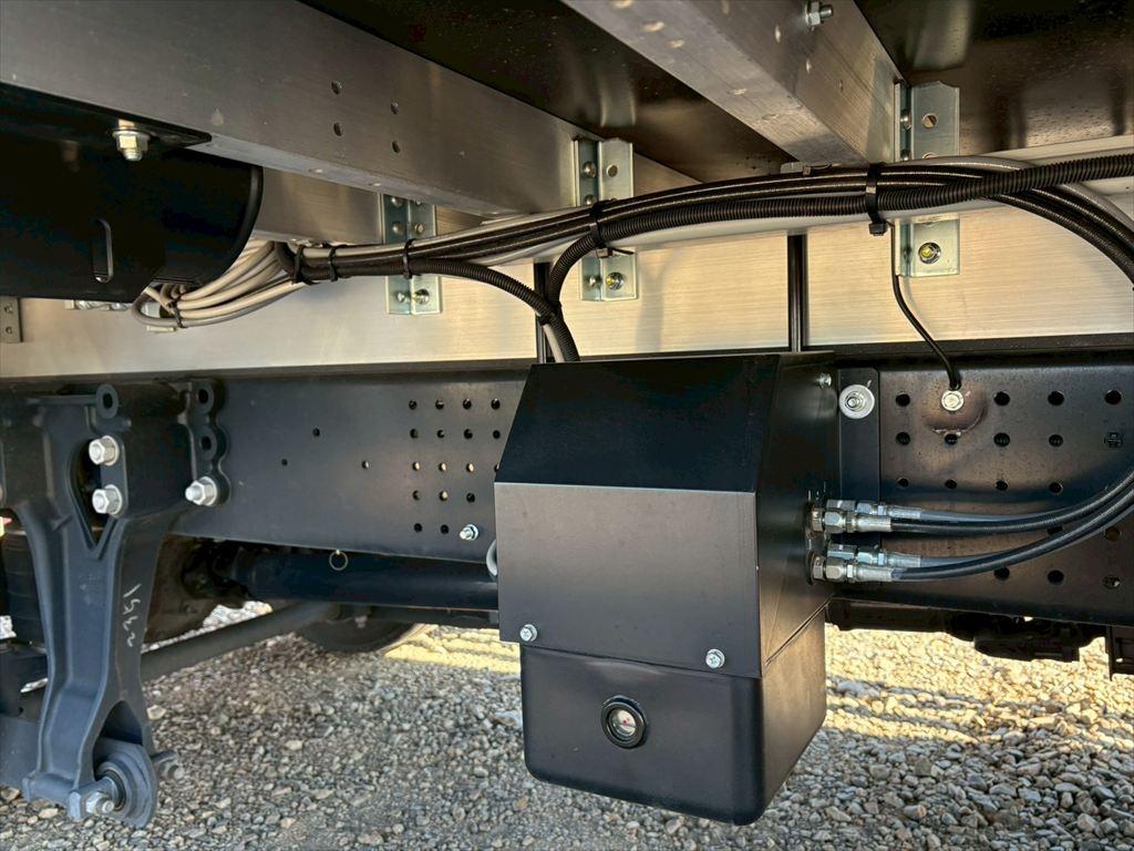 いすゞ フォワード 2RG-FTR90V4(2WD)の写真16