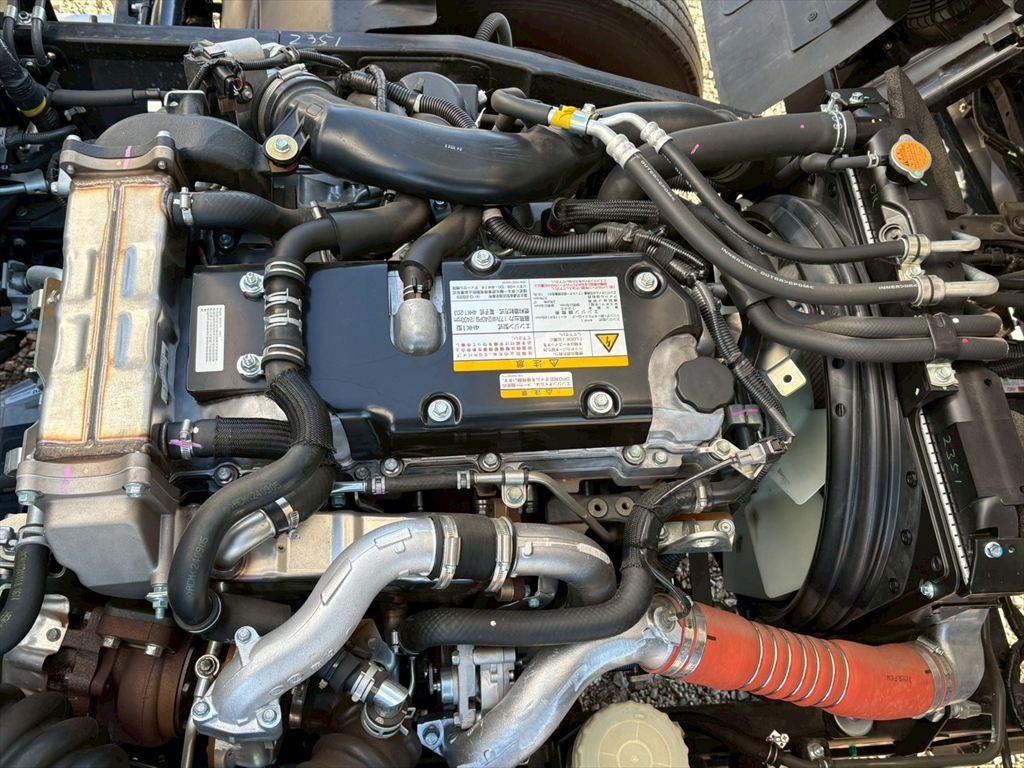 いすゞ フォワード 2RG-FTR90V4(2WD)の写真18