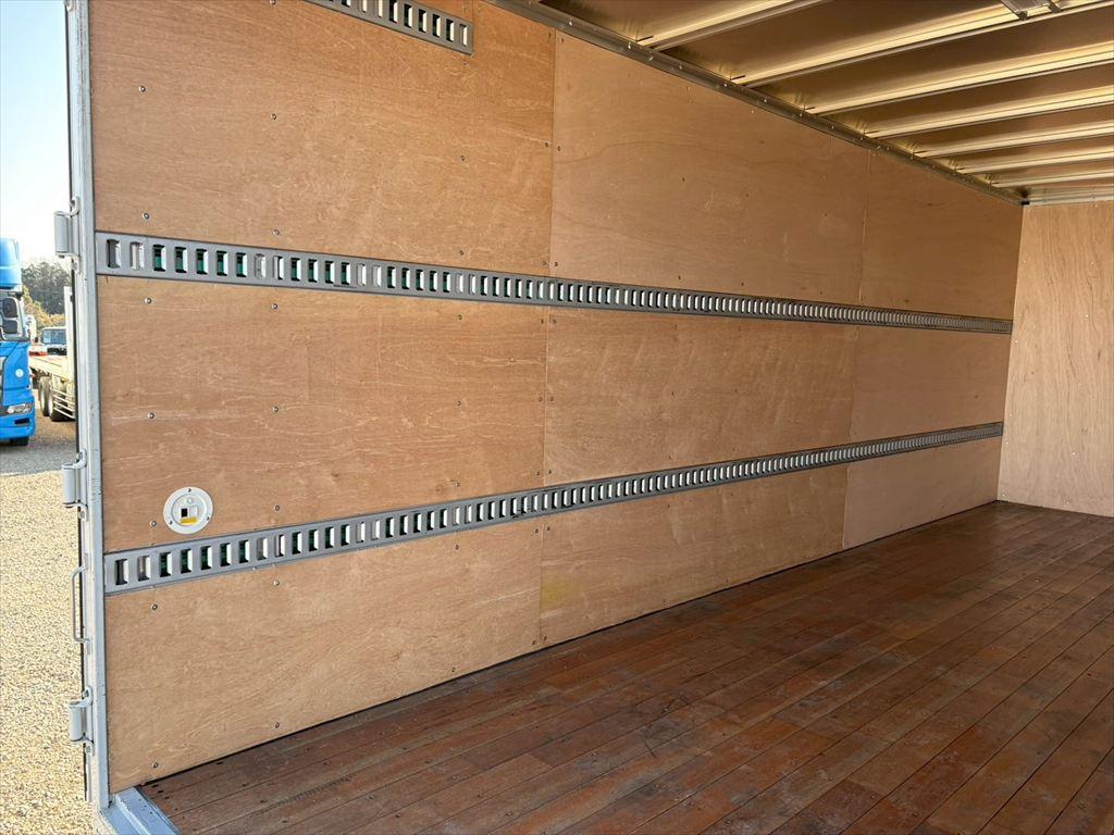 三菱 ファイター 2KG-FK65F(2WD)の写真9