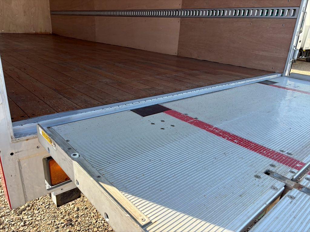 三菱 ファイター 2KG-FK65F(2WD)の写真13