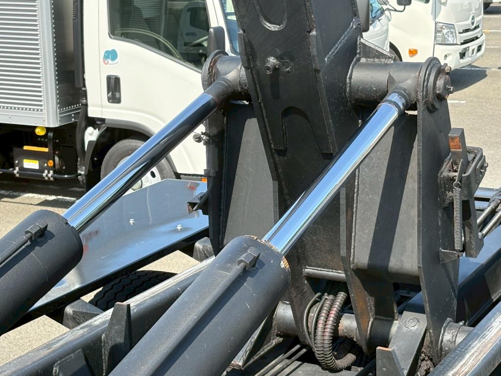 日野 プロフィア QKG-FS1EKDA(6x4)の写真10