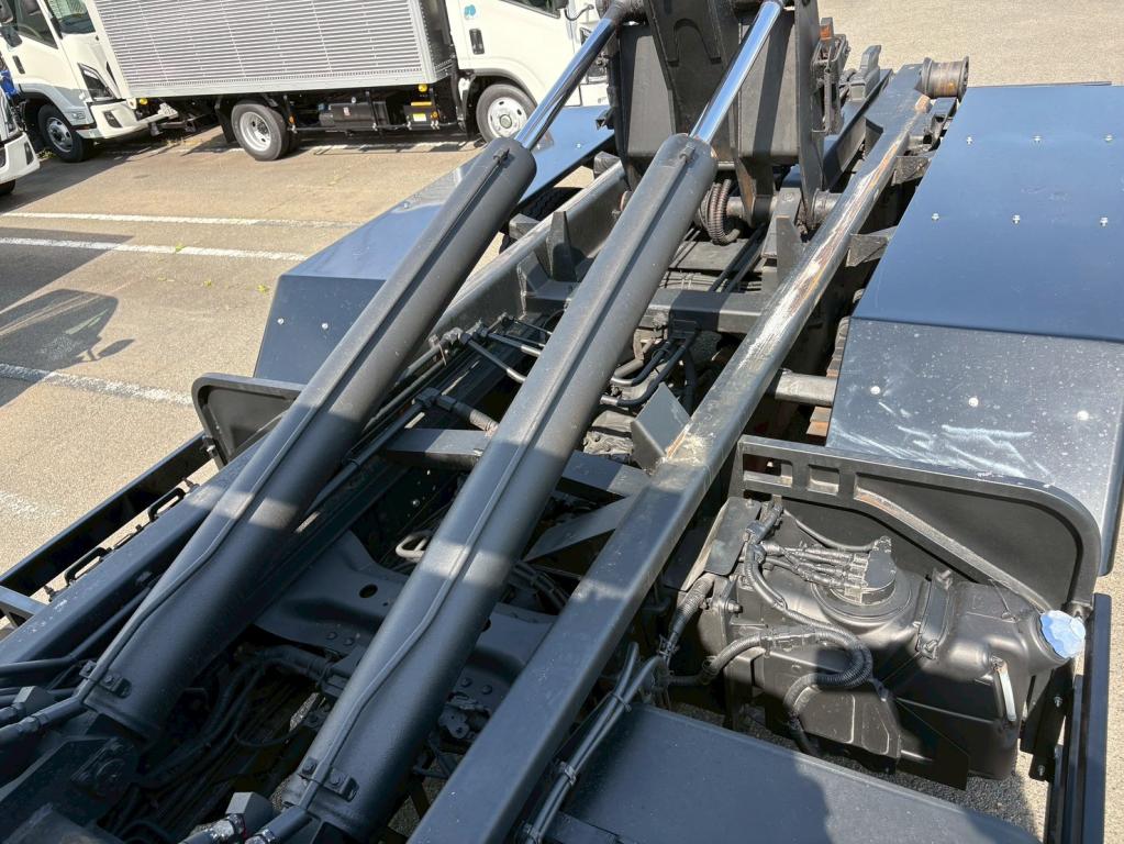 日野 プロフィア QKG-FS1EKDA(6x4)の写真11