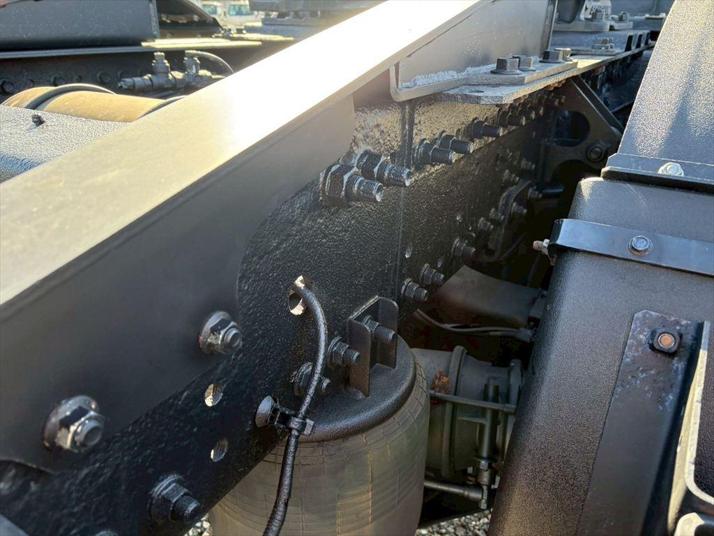 日野 プロフィア QPG-SH1EDDG(2WD)の写真12