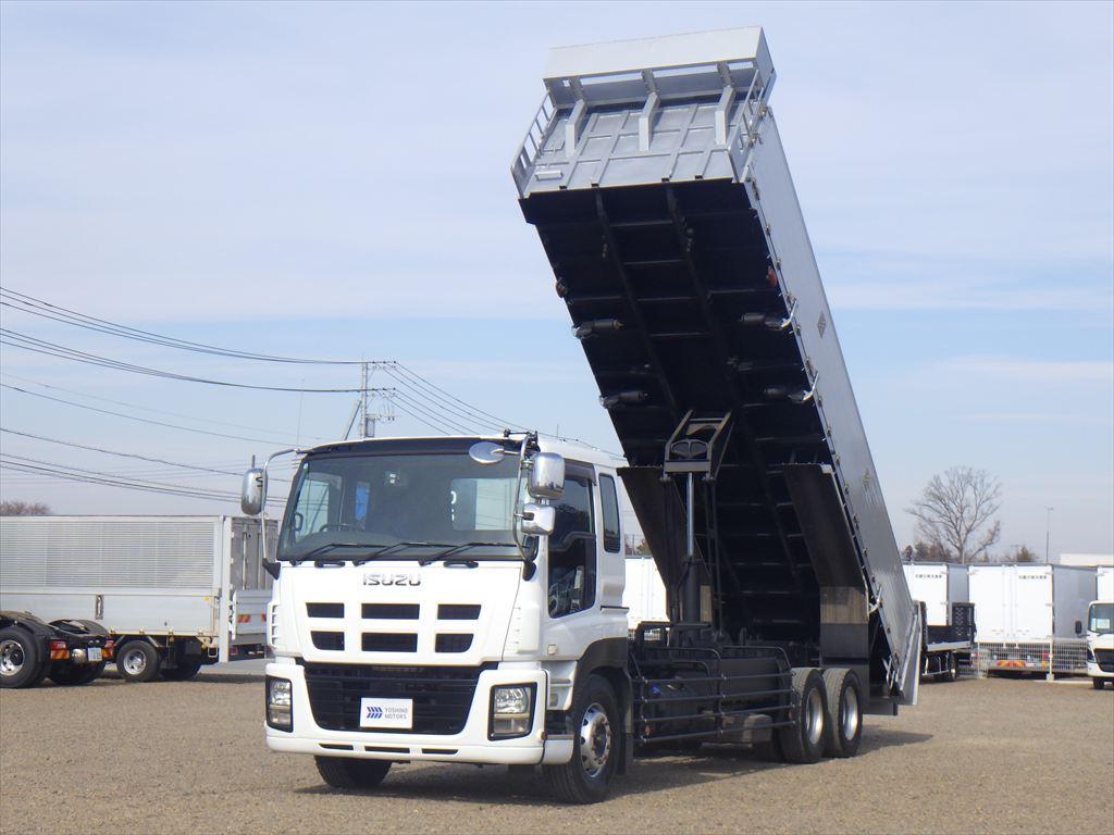 いすゞ ギガ QKG-CYZ77A(6x4)の写真1